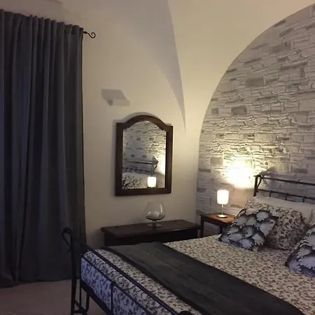 Signorile 4* باري